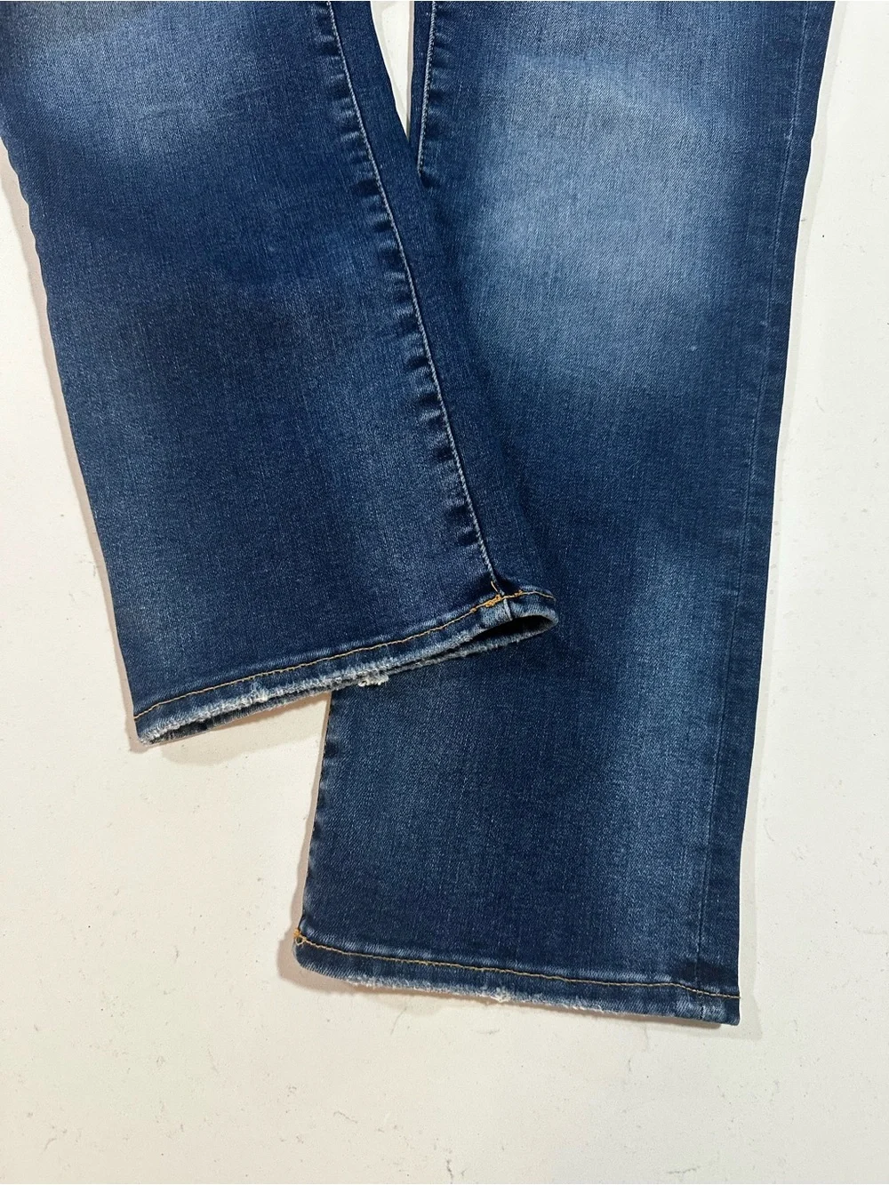 NWT Good American Good Petite Straight Jeans - Size 6-12